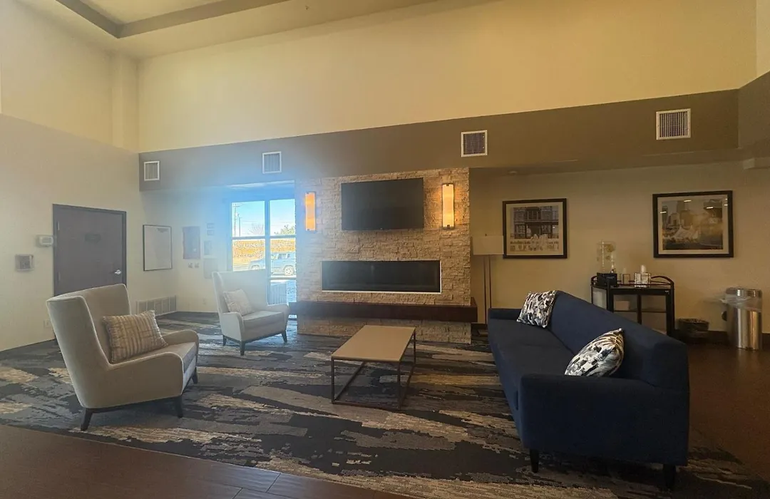 Comfort Suites Near Denver Downtown-1