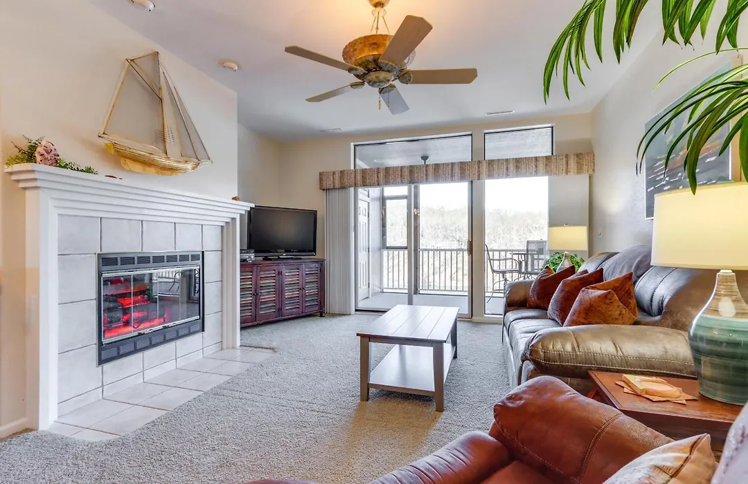 Private Boat Slip: Family-Friendly Lazy Days Condo-1
