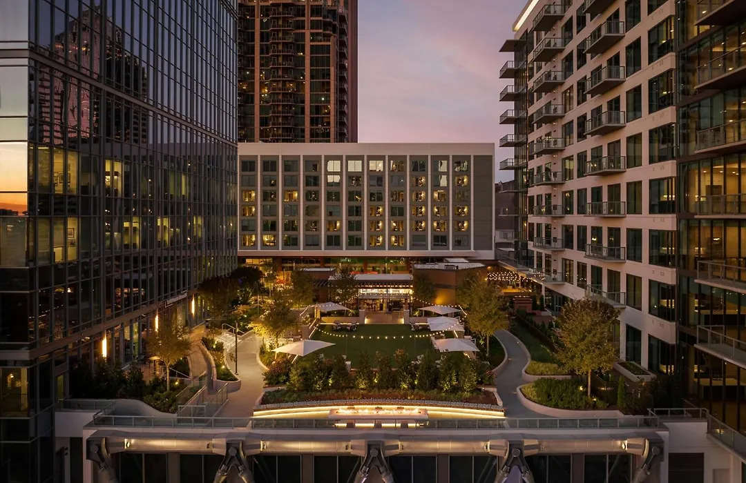 Epicurean Atlanta, Autograph Collection-1