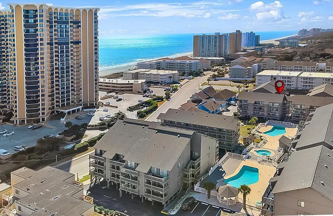 Two Bedroom Steps From The Beach! Shore Dr!-1