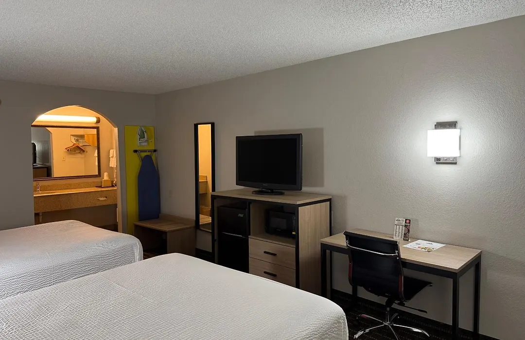Days Inn By Wyndham San Antonio Interstate Hwy 35 North-1
