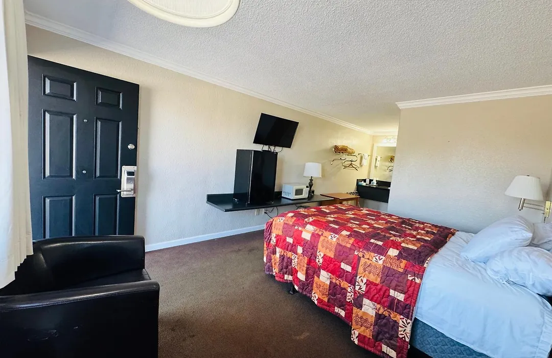 Oak Grove Inn-1