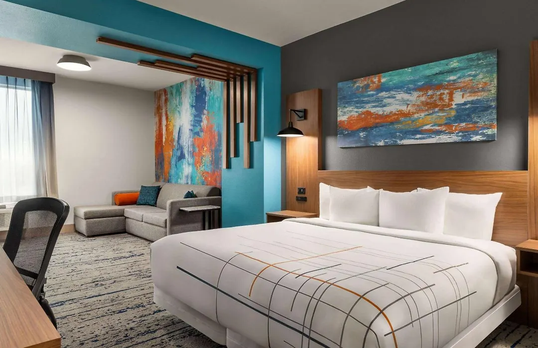 La Quinta Inn & Suites By Wyndham Austin South-1