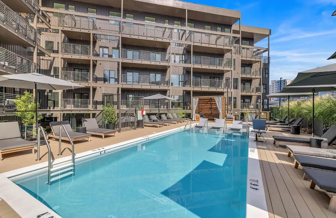 Honky Tonk Hideaway Walk To Broadway W Gym, Pool, Parking-1