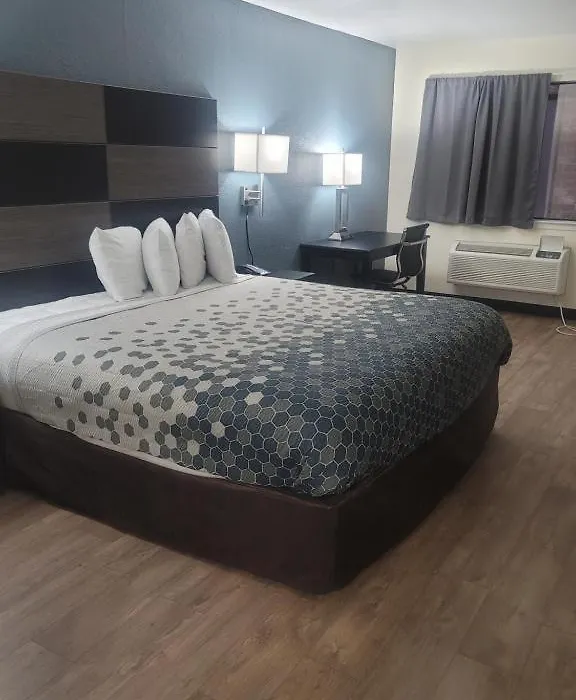 Econo Lodge-1