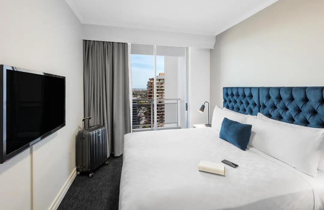 Meriton Suites Bondi Junction-1