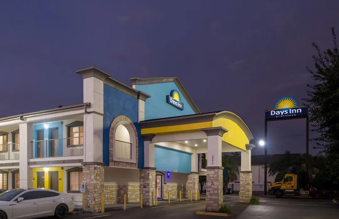 Days Inn By Wyndham Houston East-1