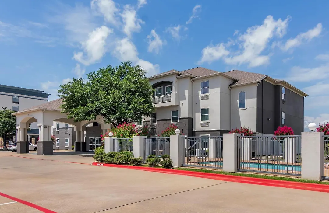 Super 8 By Wyndham Fort Worth Stockyards-1