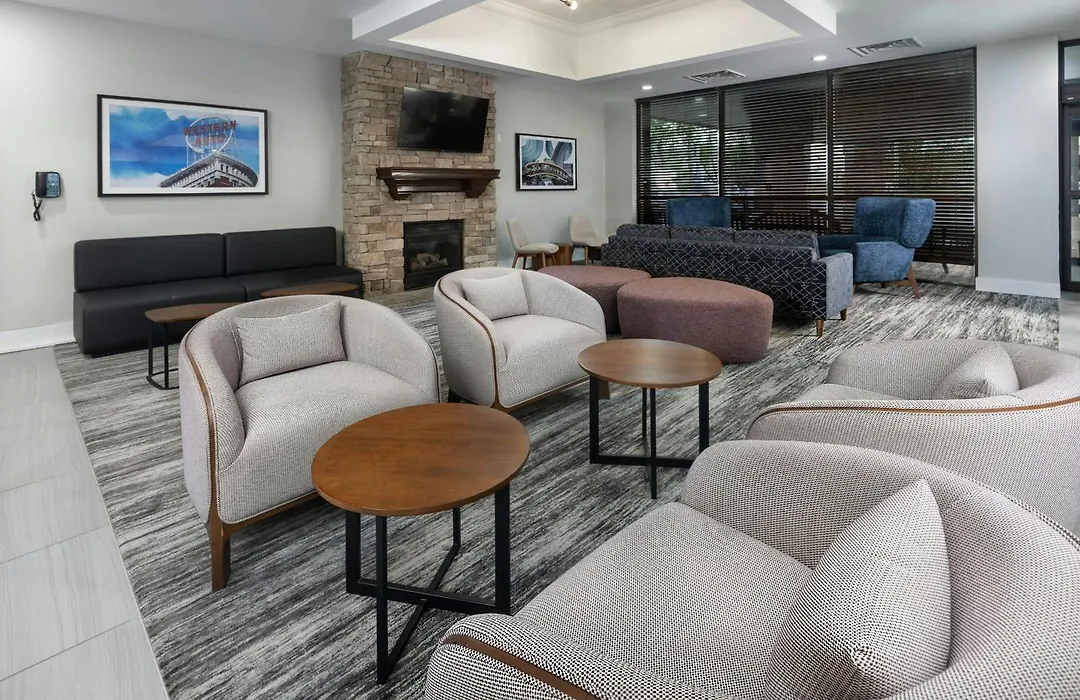 Four Points By Sheraton Kansas City Airport-1
