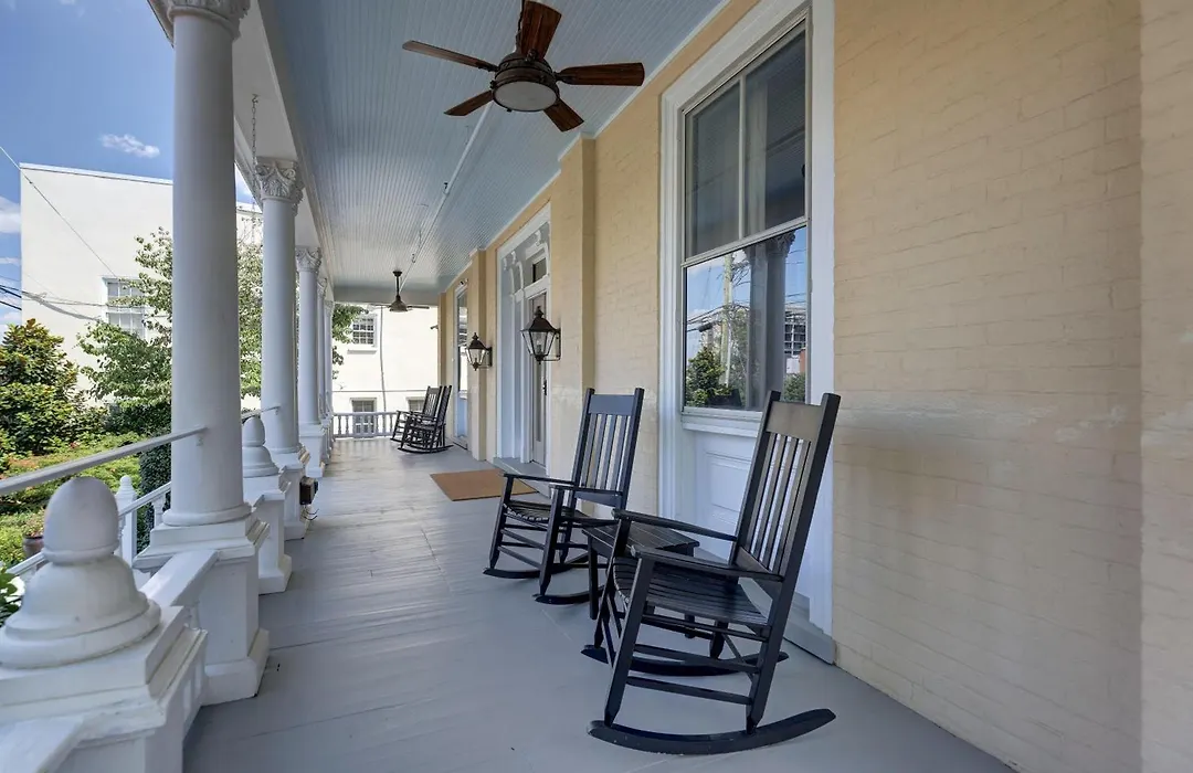 200 South Street Inn-1