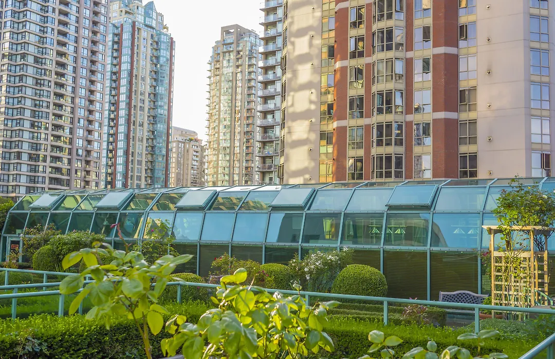 Rosedale On Robson Suite Hotel-1