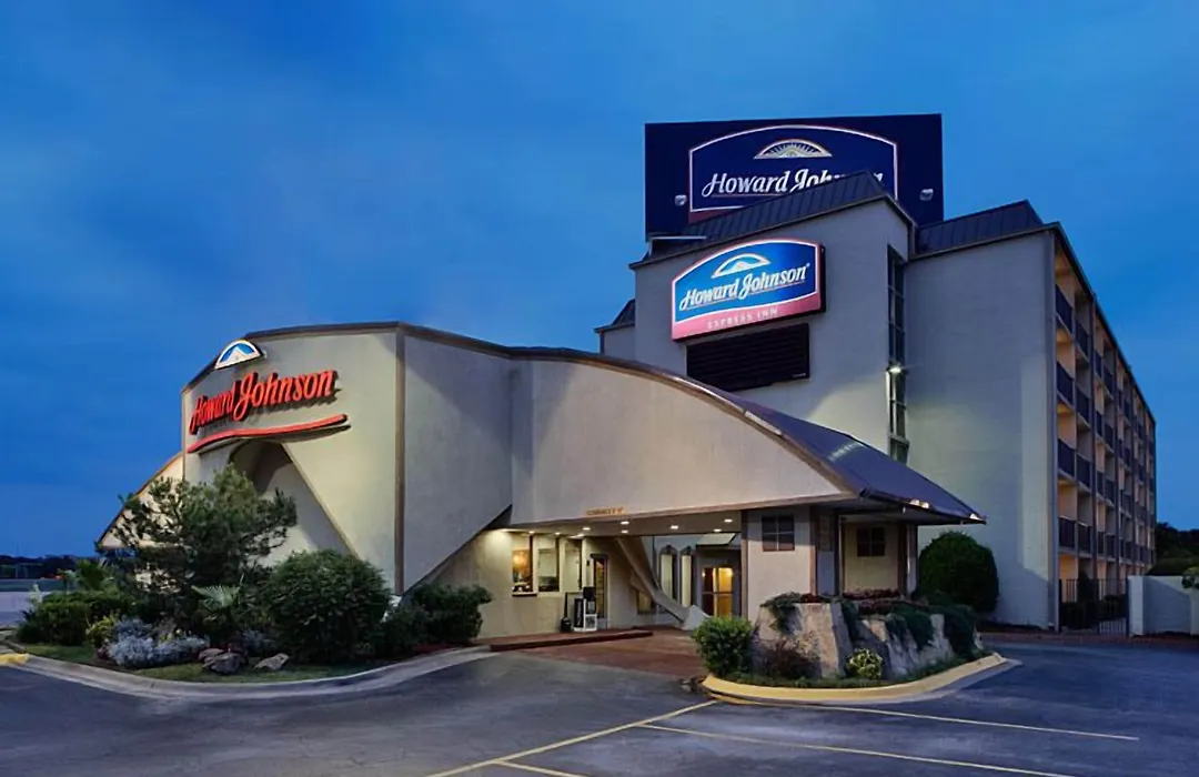 Howard Johnson By Wyndham Arlington Ballpark / Six Flags-1
