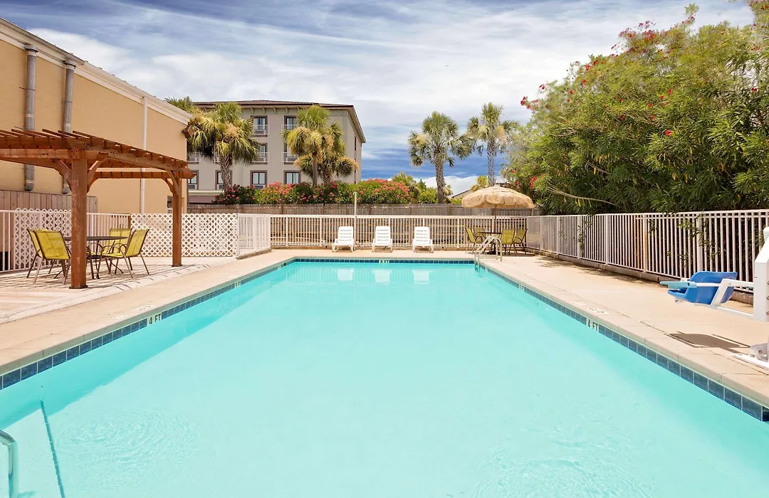 Days Inn By Wyndham Fort Walton Beach-1