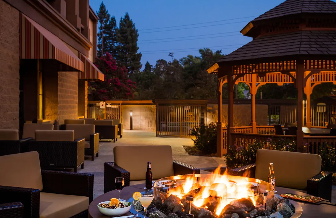 Courtyard By Marriott Santa Rosa-1