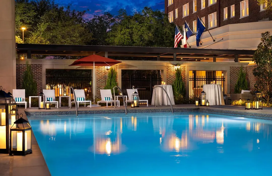 Warwick Melrose Hotel-1
