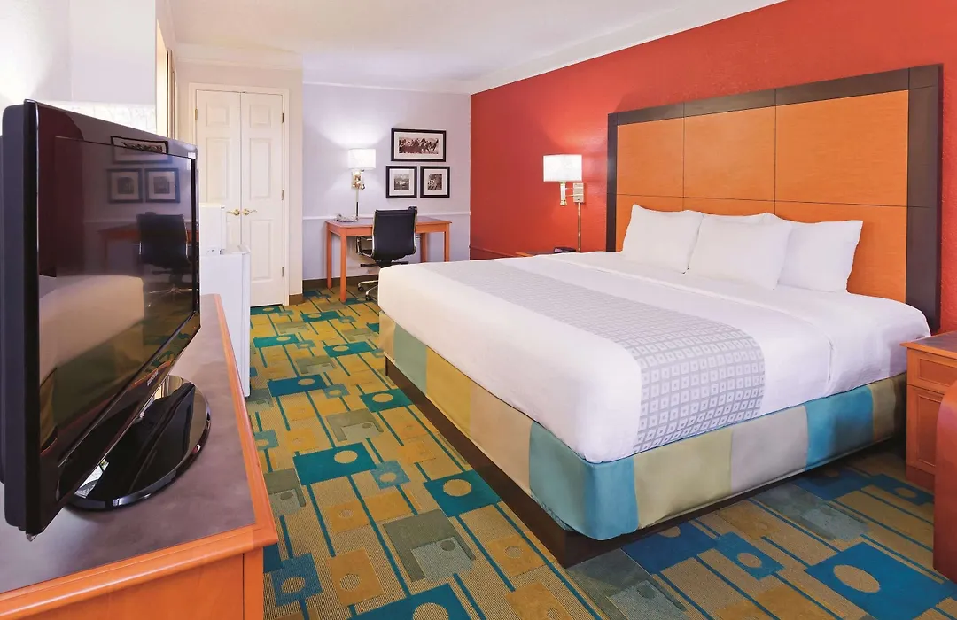 Baymont By Wyndham Lubbock - Downtown Civic Center-1
