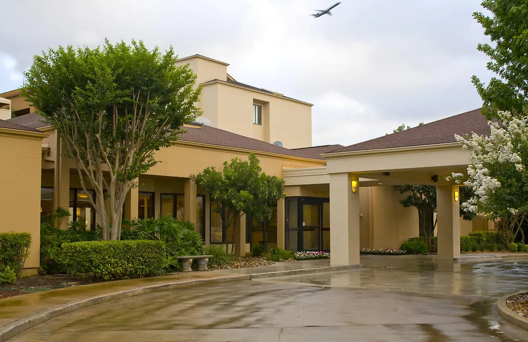 Courtyard By Marriott San Antonio Airport-1