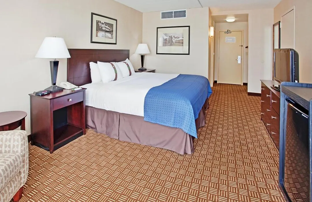 Wingate By Wyndham Kansas City-1