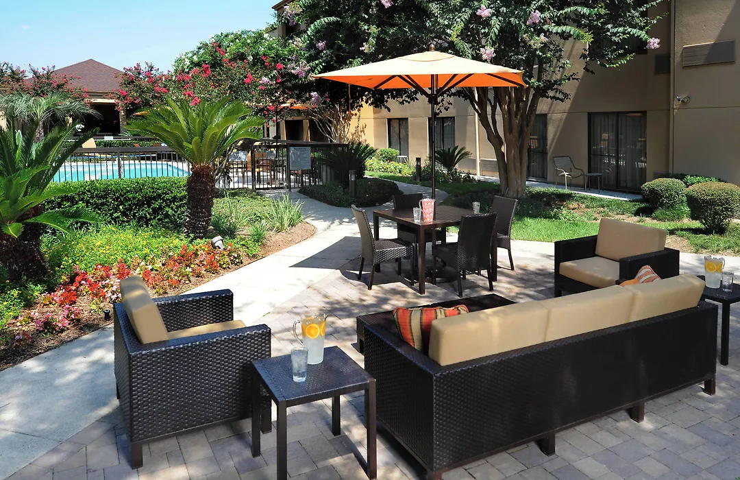 Courtyard By Marriott Houston Hobby Airport-1