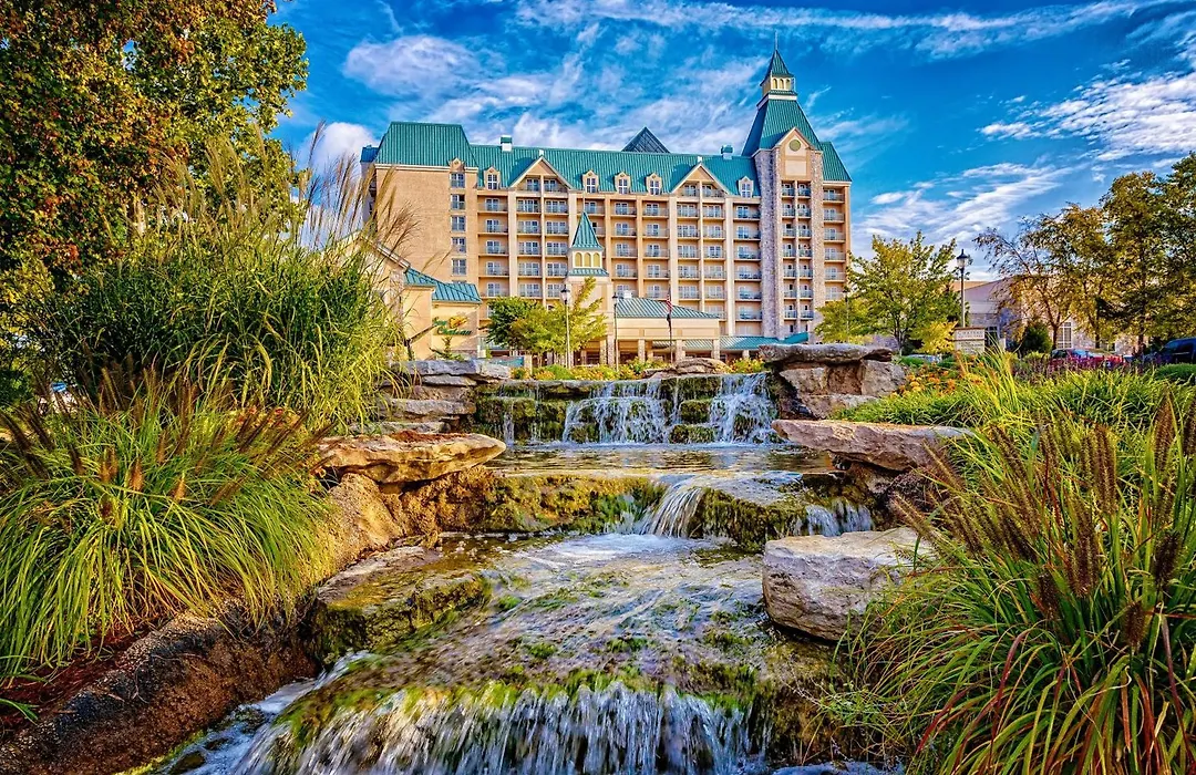 Chateau On The Lake Resort Spa And Convention Center-1