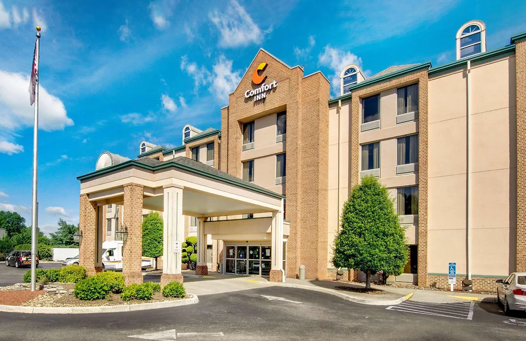 Comfort Inn Airport-1