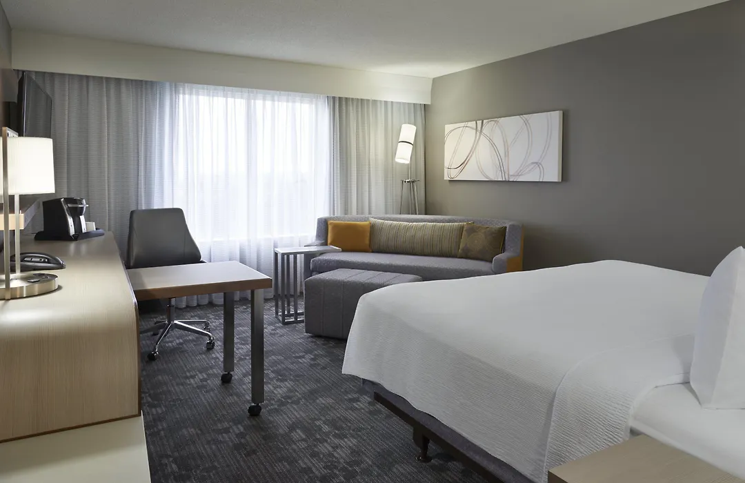 Courtyard By Marriott Toronto Airport-1