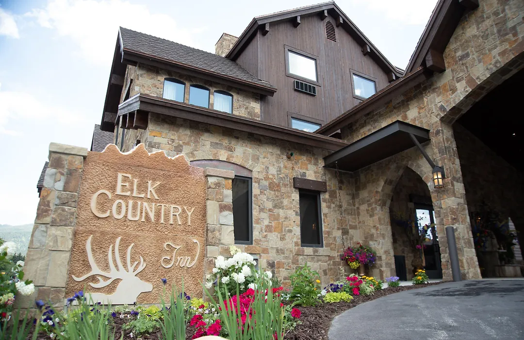 Elk Country Inn-1