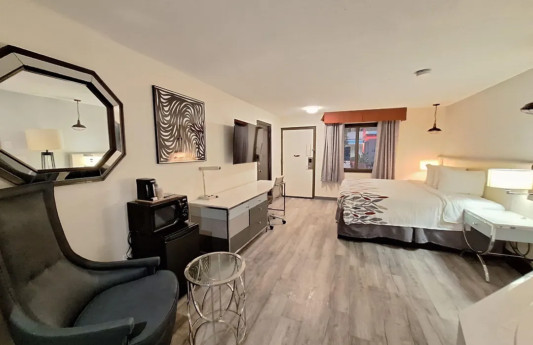 Travelodge By Wyndham Indianapolis Speedway-1