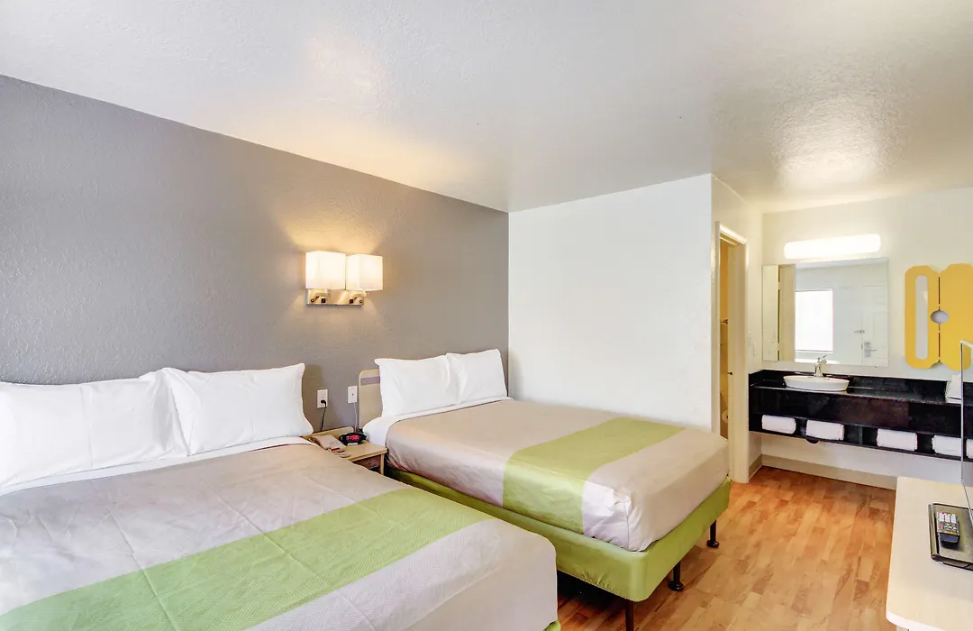 Studio 6 Midwest City, Ok - Oklahoma City-1
