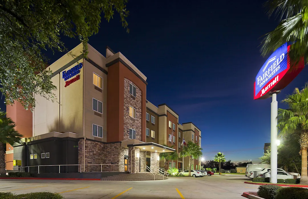 Fairfield Inn & Suites Houston Hobby Airport-1
