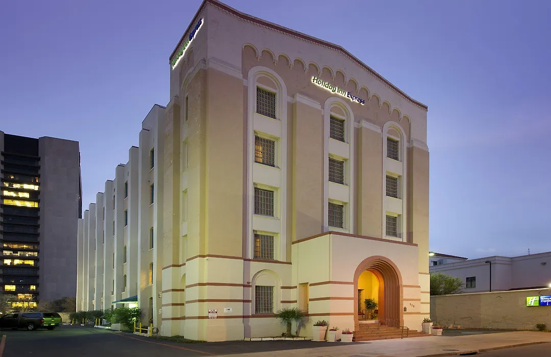 Holiday Inn Express San Antonio North Riverwalk Area By Ihg-1