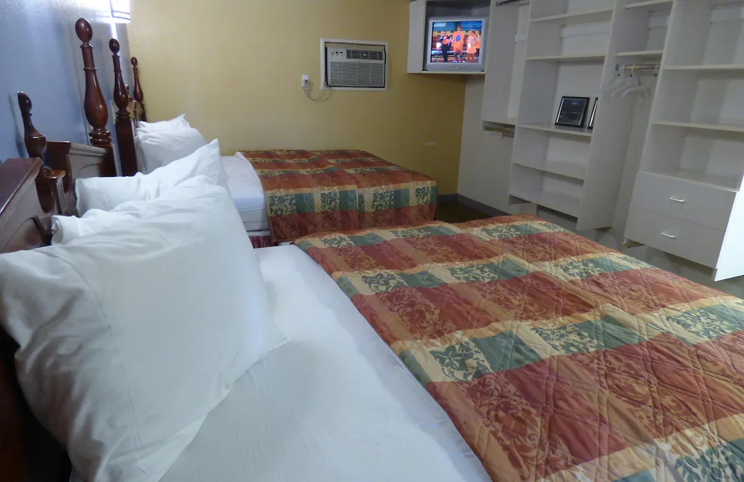 Coronada Inn & Suites-1