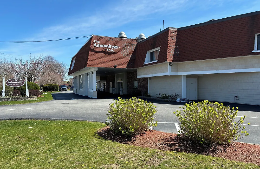 Admiralty Inn & Suites - A Red Collection Hotel-1