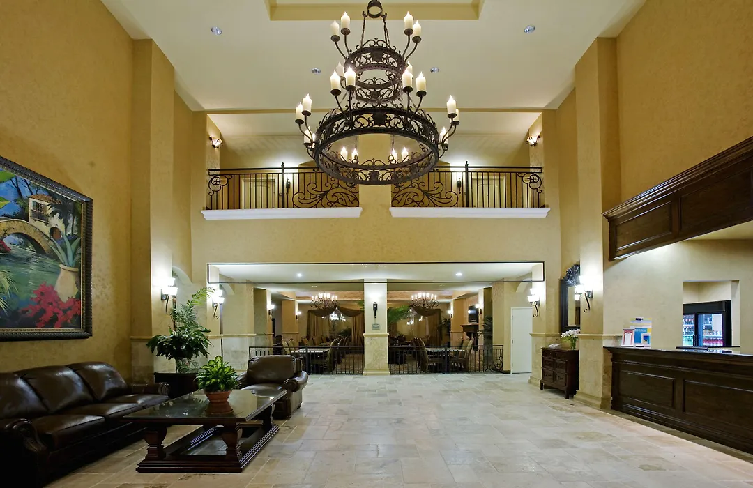 Comfort Suites Alamo-River Walk-1