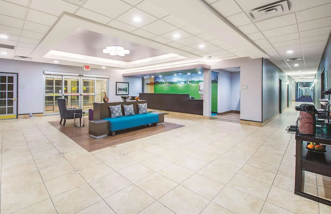 La Quinta By Wyndham Tulsa Airport / Expo Square-1