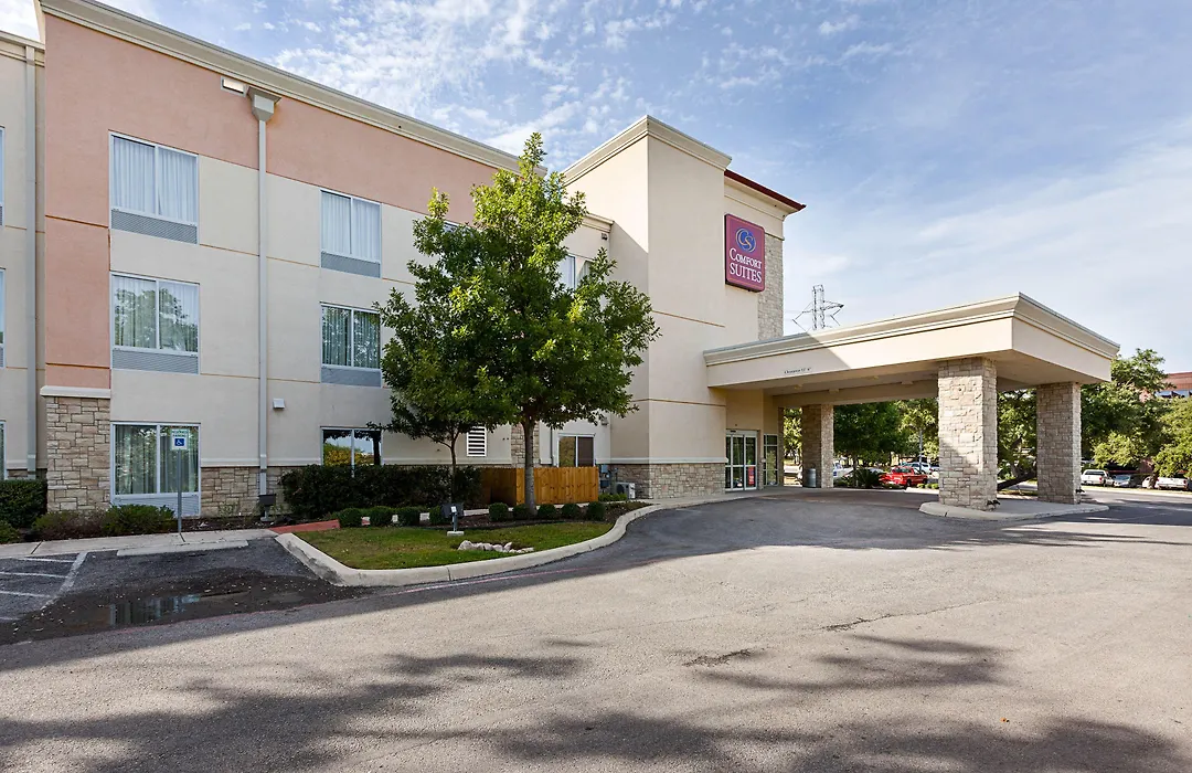 Comfort Suites Medical Center Near Six Flags-1