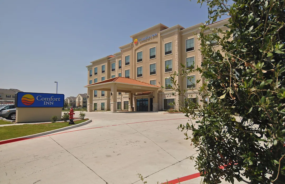 Comfort Inn & Suites Fort Worth - Fossil Creek-1