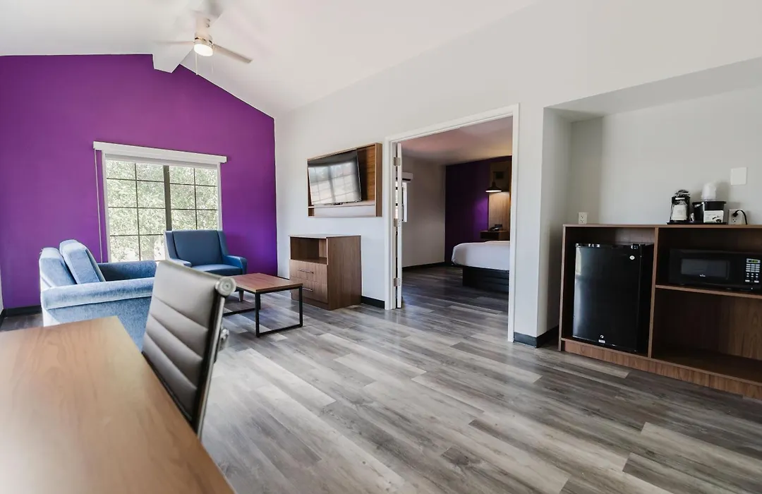 La Quinta Inn By Wyndham Amarillo Mid-City-1
