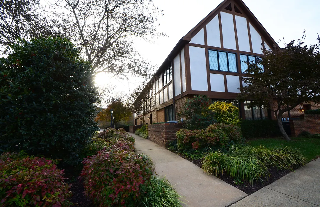 The English Inn Of Charlottesville-1
