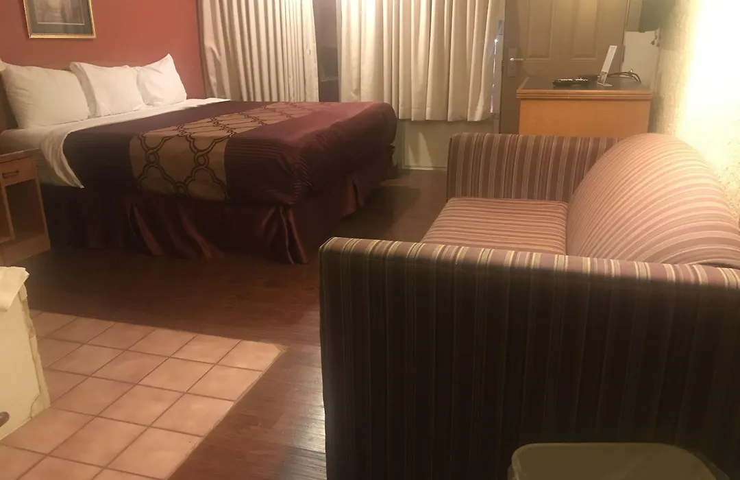 Bear Mount Inn & Suites-1