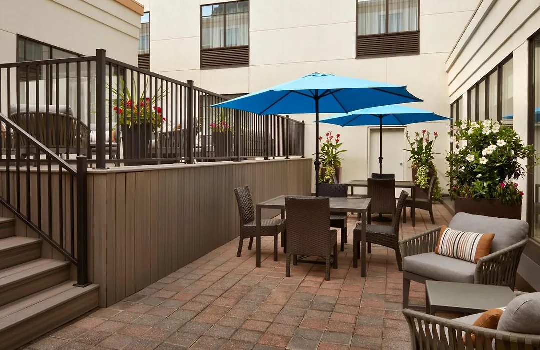 Courtyard By Marriott Ottawa Downtown-1