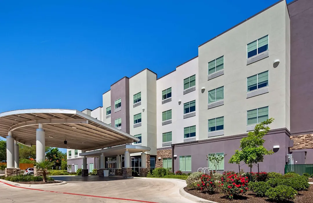 Best Western Plus Roland Inn & Suites-1
