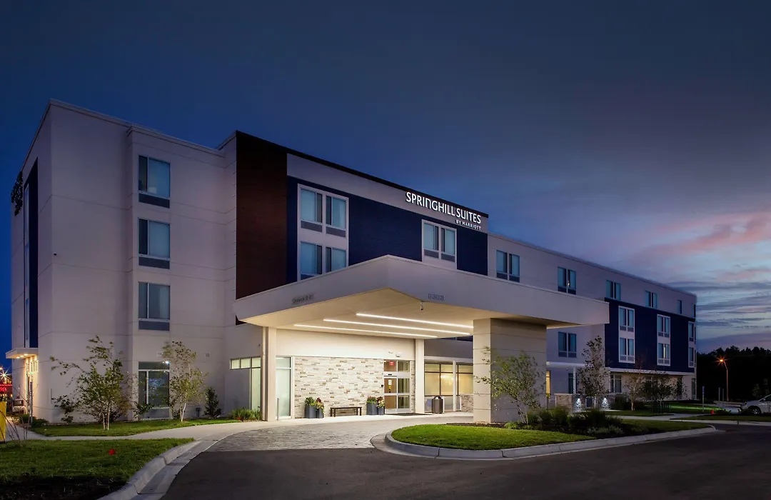 Springhill Suites Kansas City Airport-1