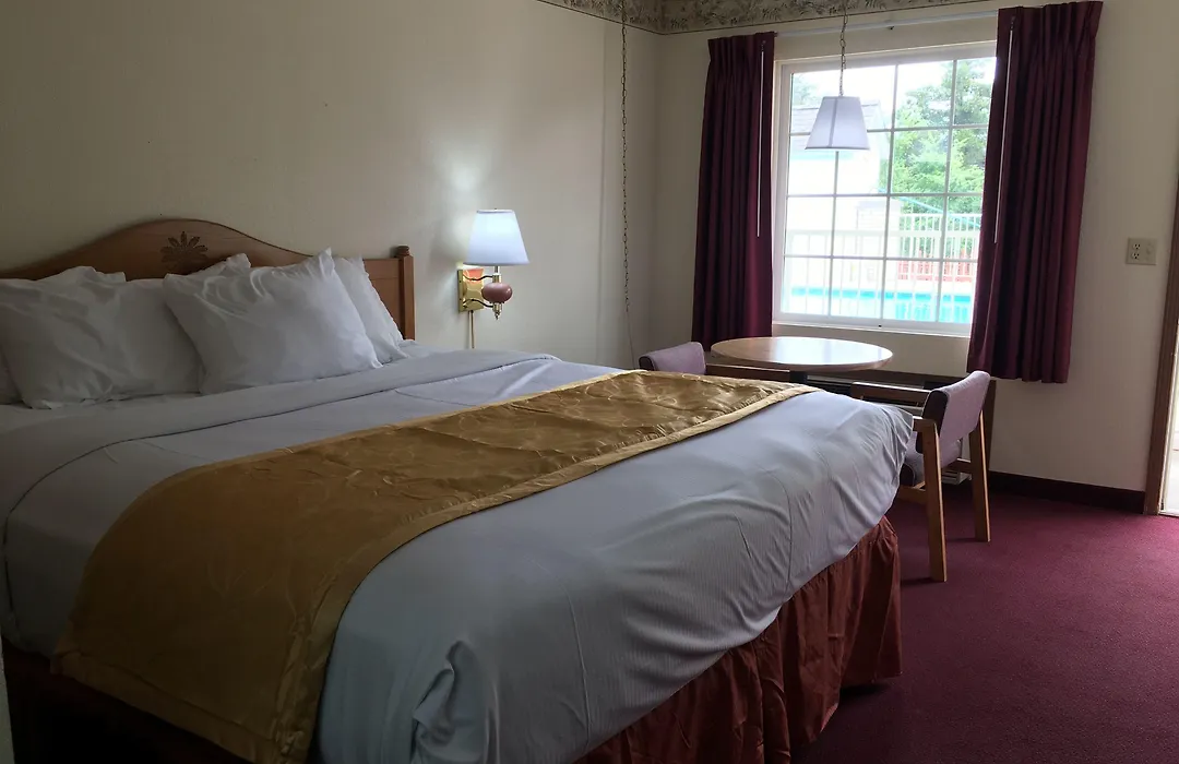Spinning Wheel Inn-1
