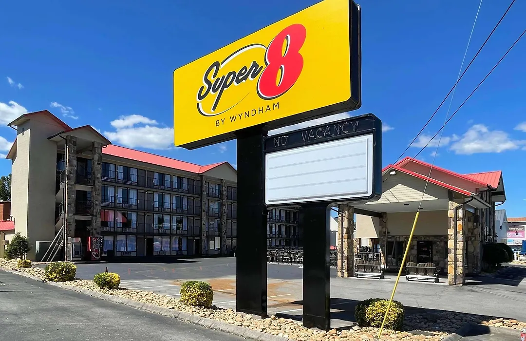 Super 8 By Wyndham Pigeon Forge Downtown-1