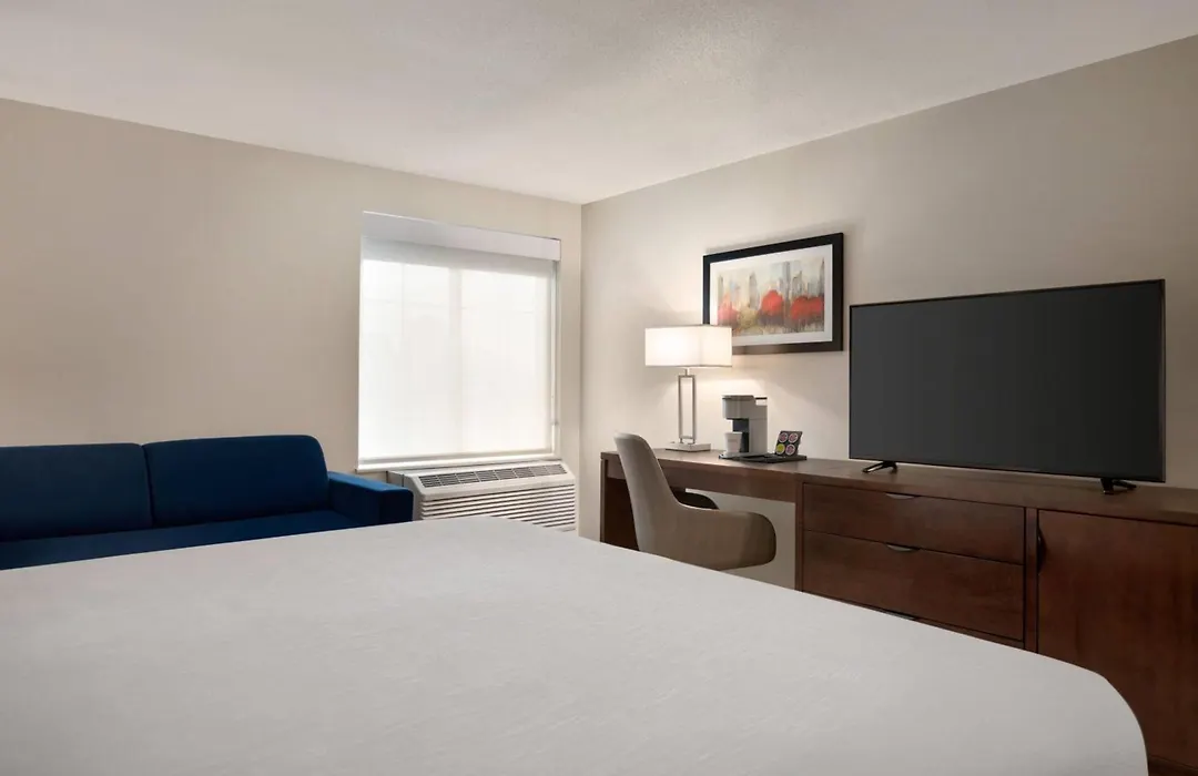 La Quinta Inn By Wyndham Vancouver Airport-1