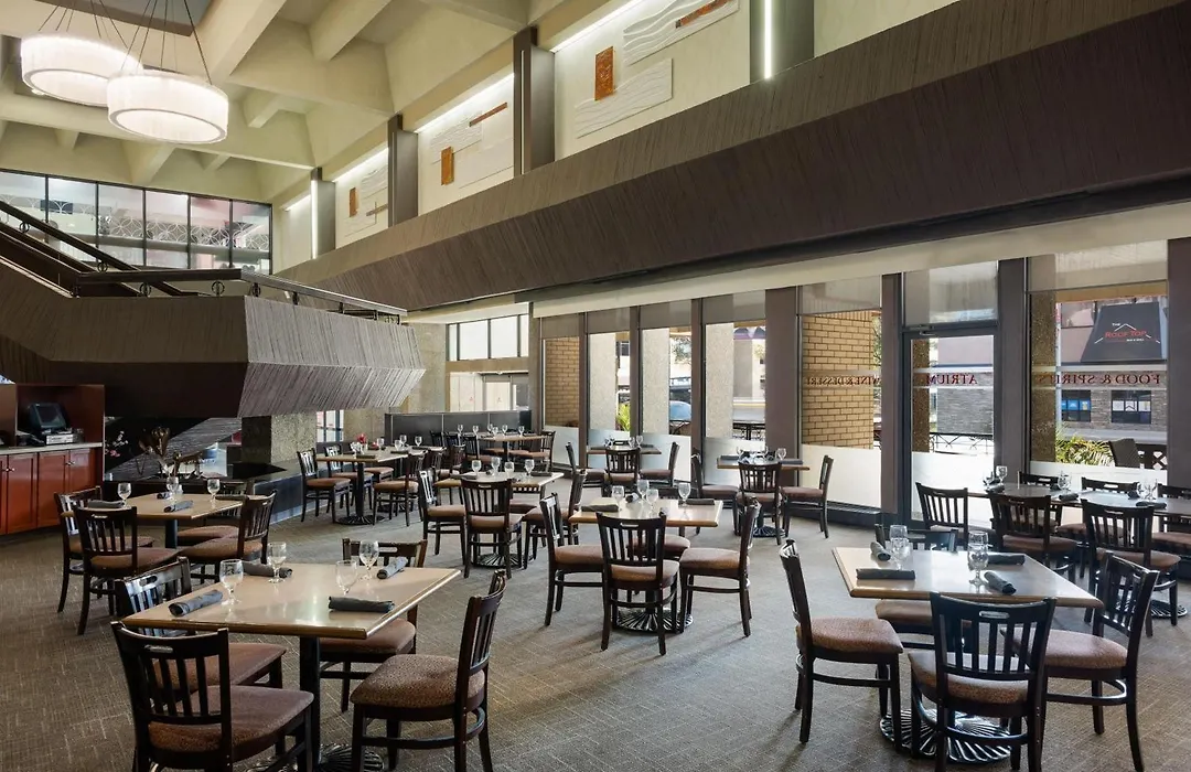 Ramada Plaza By Wyndham Regina Downtown-1
