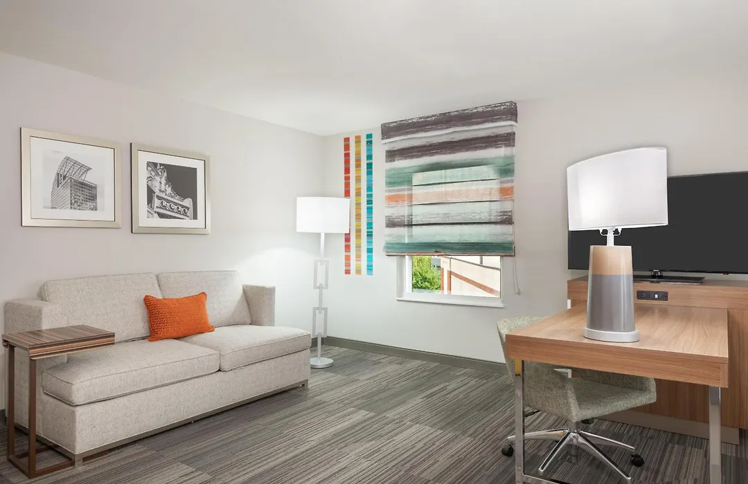Hampton Inn & Suites Atlanta Buckhead Place-1