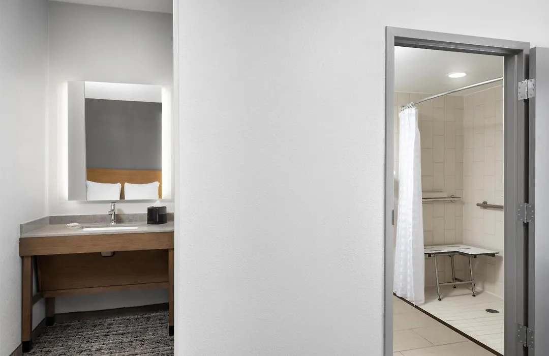 Hyatt Place Indianapolis Airport-1