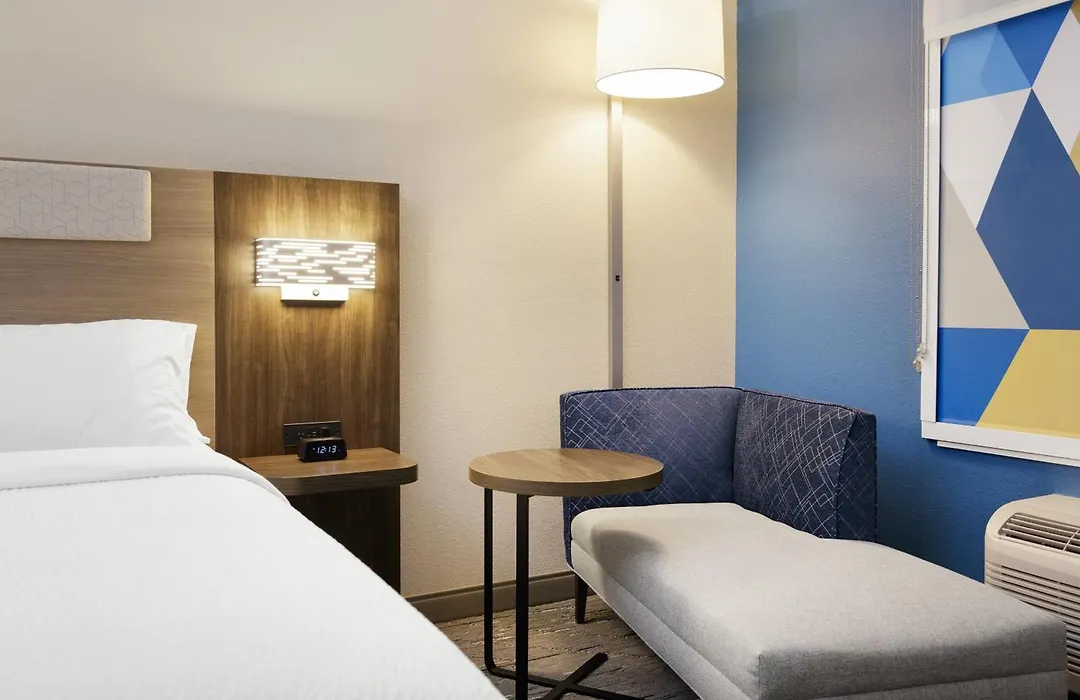 Holiday Inn Express & Suites Charlotte North By Ihg-1
